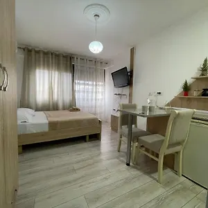 Piazza Downtown Cozy Appartamento Tirana